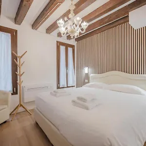 Rialto 707 Bed & Breakfast Venetië